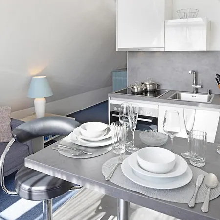 Cap San Lorenzo * List