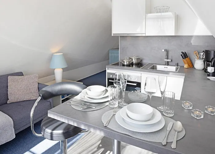 Cap San Lorenzo * List